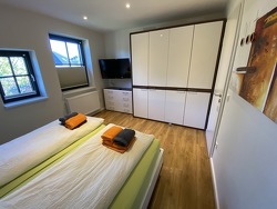 Erstes Schlafzimmer