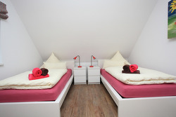 Schlafzimmer 2