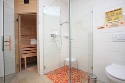 Bad mit Sauna OB